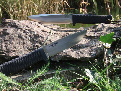 Couteau Fllkniven Forest S1 VS Couteau Cold Steel Master Hunter