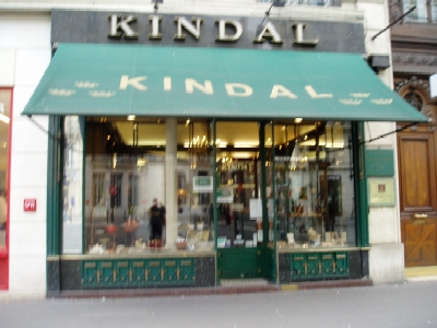 La façade Kindal, avenue de l'opéra La façade Kindal, avenue de l'opéra